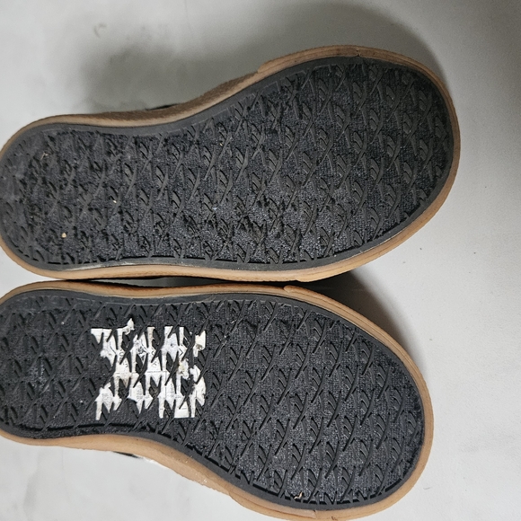 Reebok Kids Black and Tan Shoes - Picture 2 of 2